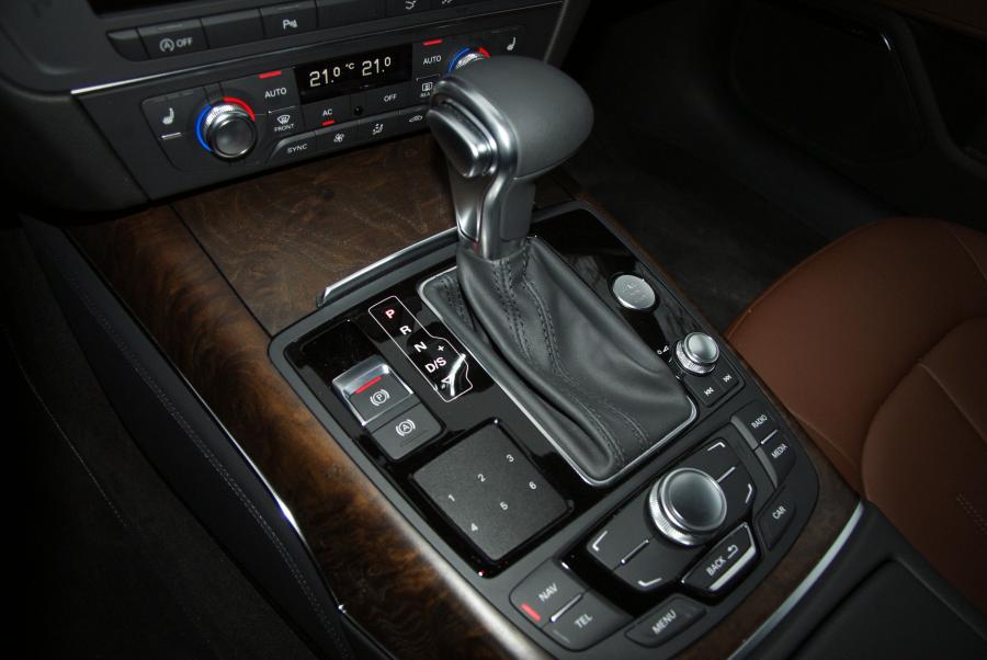 Детали интерьера Audi A7 Sportback by MTM 2011 года  (фото 5 из 17)